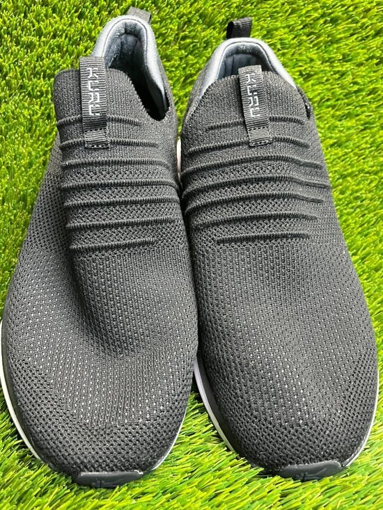 Kuru Atom Mens Size 8 Black White Gray Athletic Walking Slip On Shoes Sneakers
